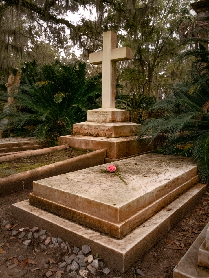 1 1 Grave of Johnny Mercer in Boneventure P1030137.jpg